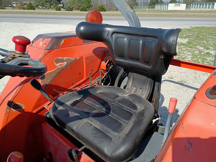 2001-kubota-l4300-image-27