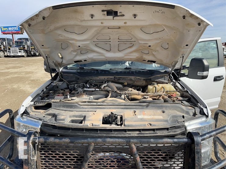 2020-ford-f350-xl-image-18