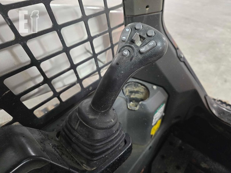 2020-bobcat-t76-image-16