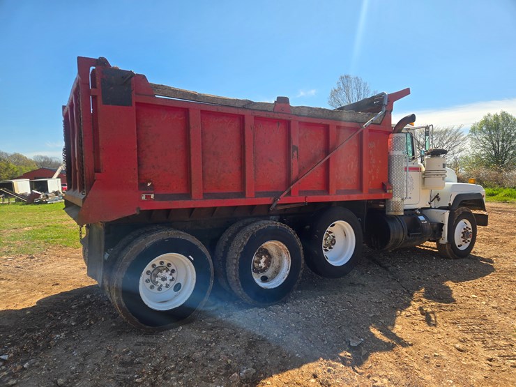 1994-mack-rd690s-image-17