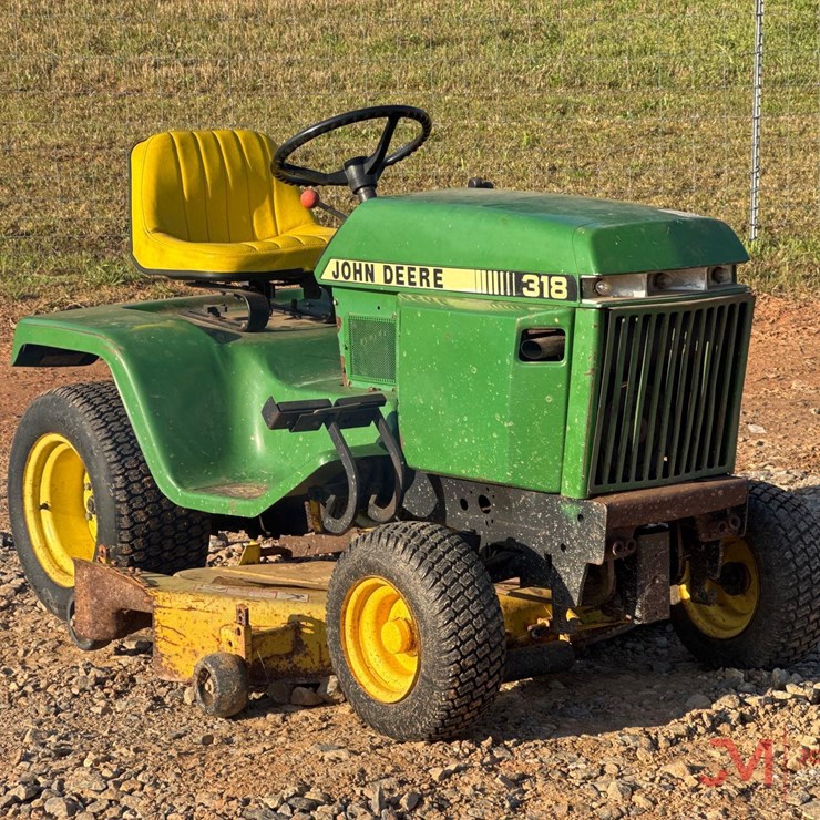 JOHN DEERE 318
