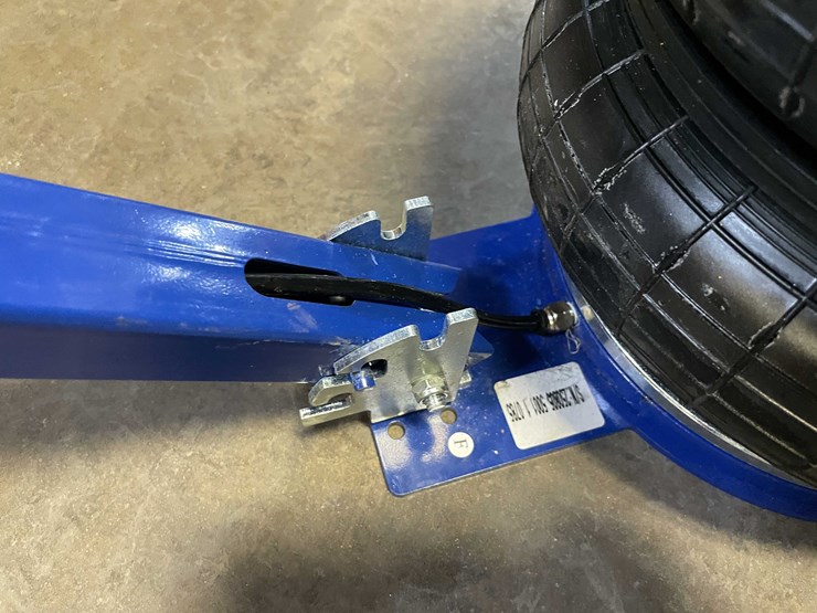 #2446-•-pneumatic-5-ton-lift-capacity-air-jack-(pr12)-image-4