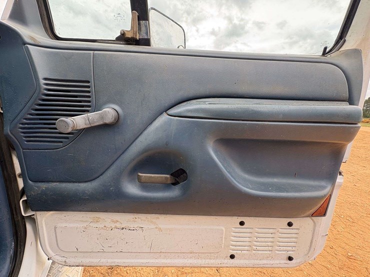 1996-ford-f350-image-14