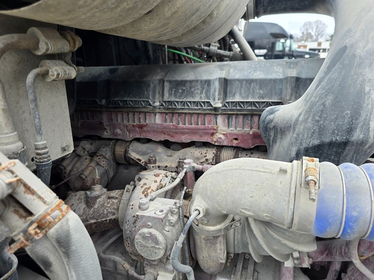 #22610-•-2019-mack-anthem-sleeper-truck-image-32