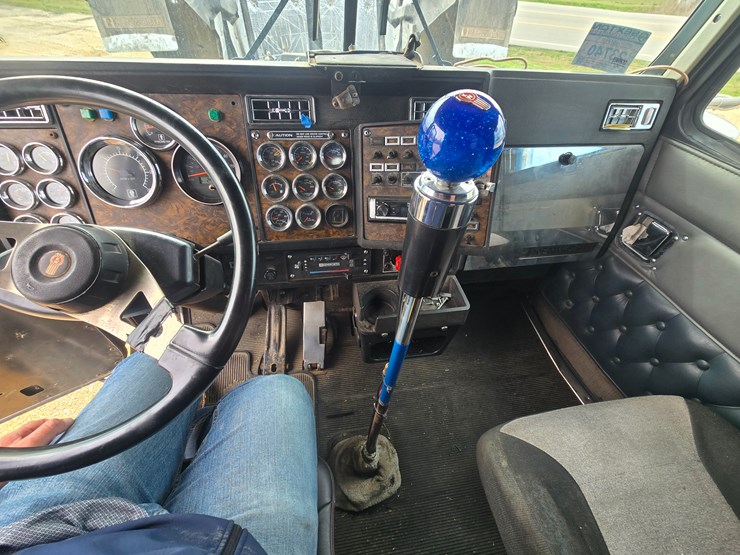 1999-kenworth-w900-image-63