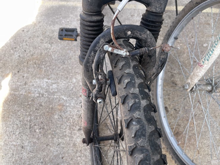 #7074-•-(4)-bikes-(o4)-image-9