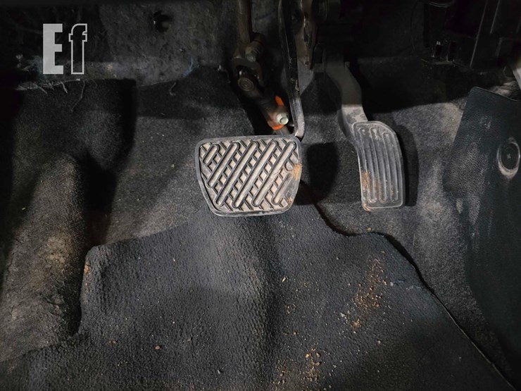 2015-nissan-versa-image-11