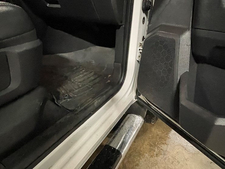 2012-dodge-3500-image-33