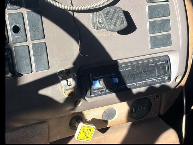 2004-kenworth-t800-image-6