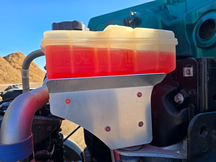 2019-peterbilt-567-image-46