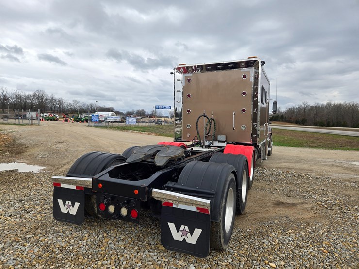 2017-western-star-5700xe-image-19
