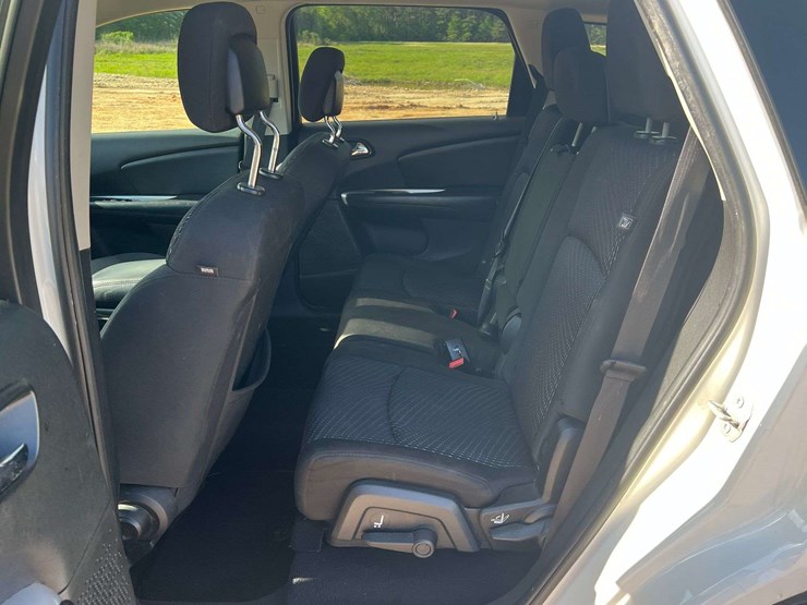 2016-dodge-journey-image-15