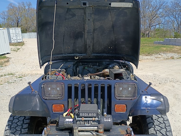 1993-jeep-wrangler-image-17