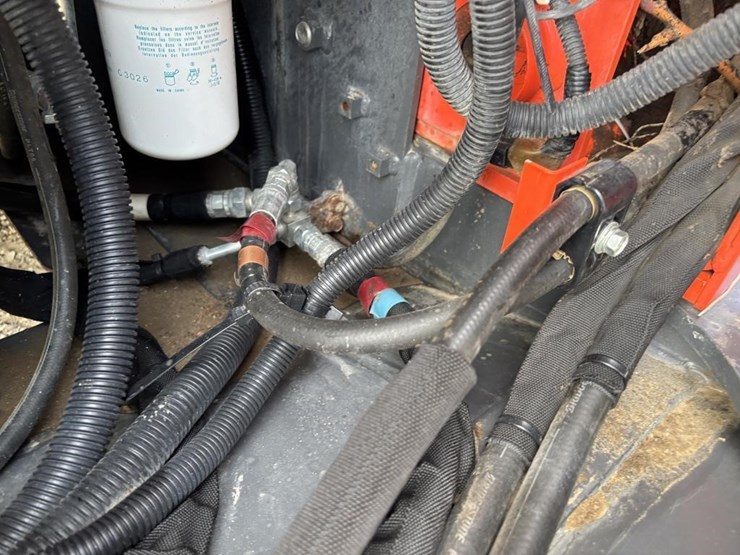 2018-kubota-ssv65-image-33