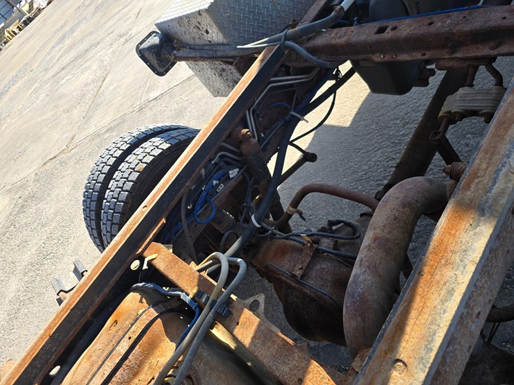 2016-ford-f550-image-57