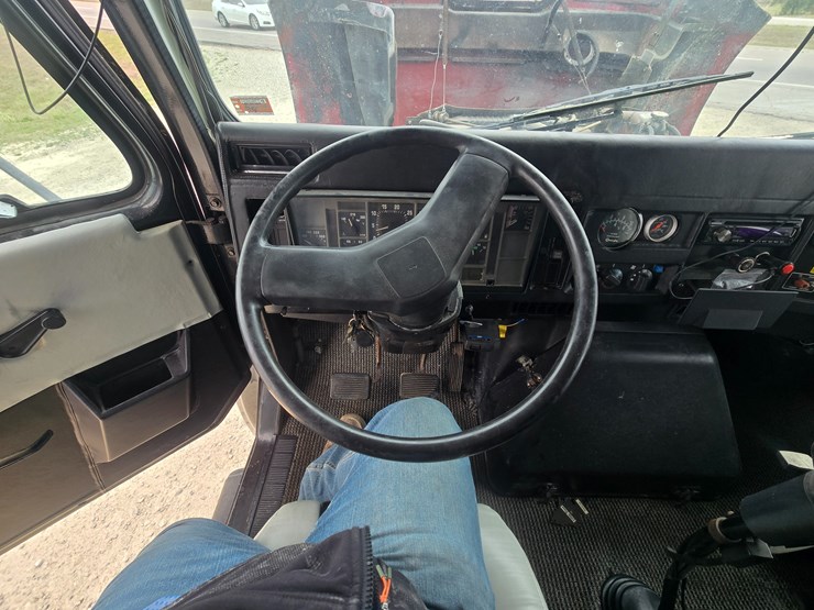 1990-international-4900-image-129