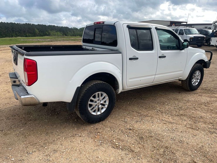 2016-nissan-frontier-image-3