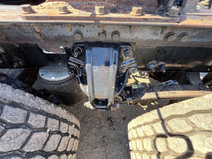 2012-peterbilt-386-image-28