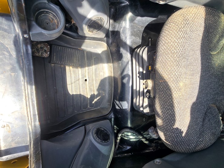 2018-caterpillar-299d2-image-33