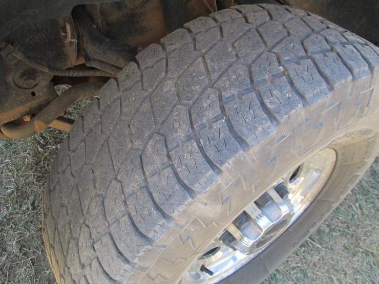 2004-chevrolet-2500hd-image-15