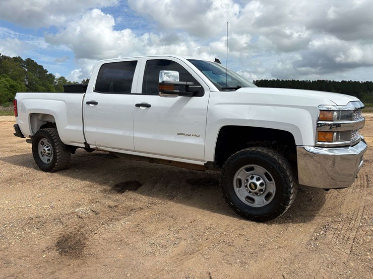 2019-chevrolet-2500-image-4