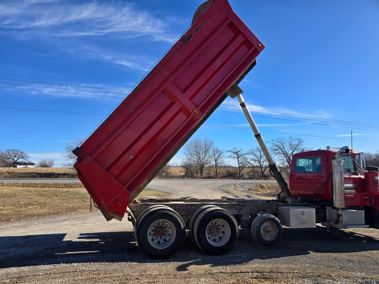 1998-mack-rd688s-image-47