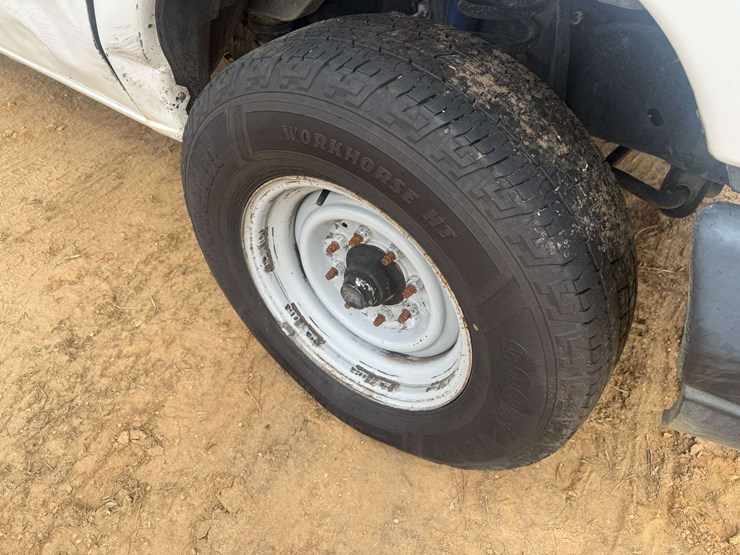 2013-ford-e350-image-10