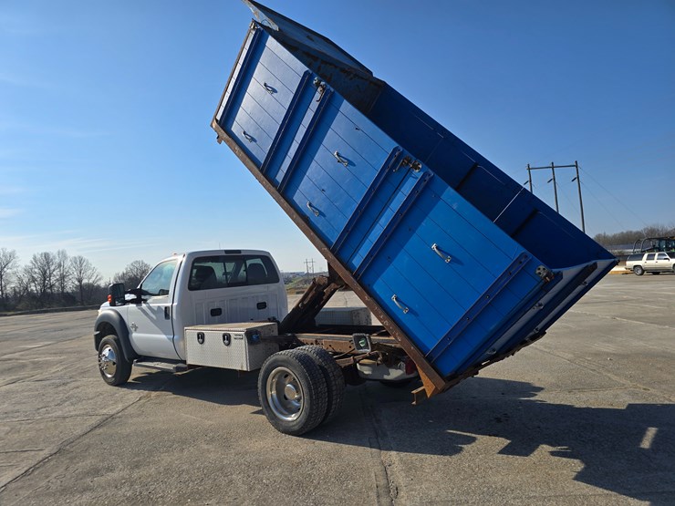 2016-ford-f550-image-25