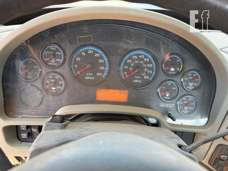 2016-international-durastar-4400-image-15