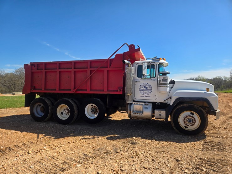 1998-mack-rd688s-image-22