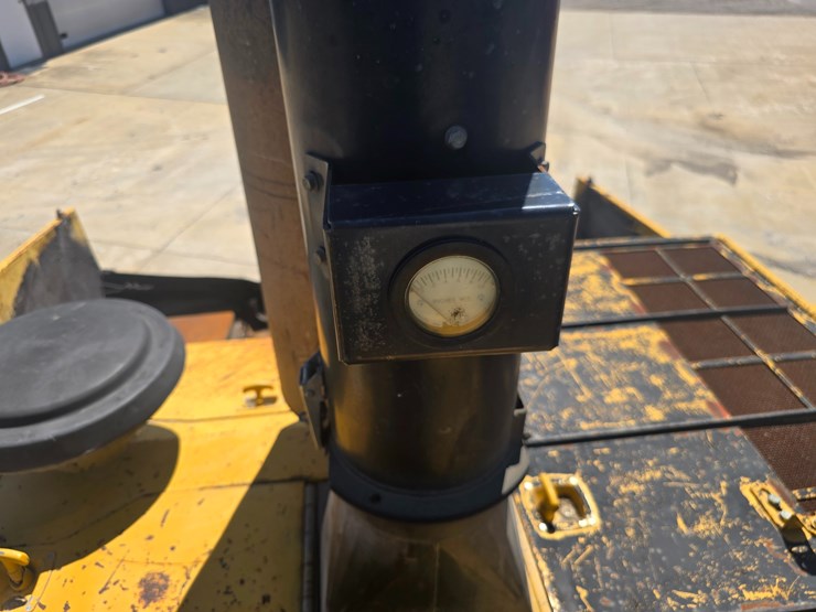 2006-caterpillar-ap-1000d-image-109