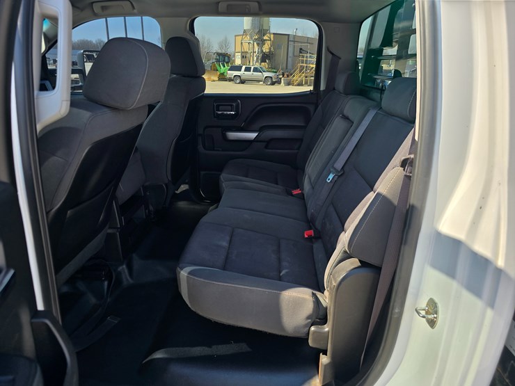 2015-chevrolet-silverado-3500-image-38