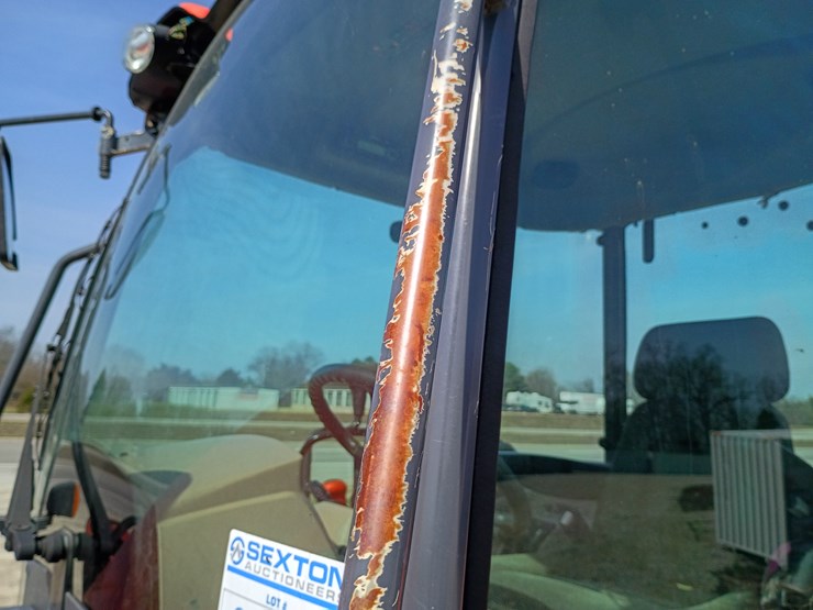 2019-kubota-m7060-image-81