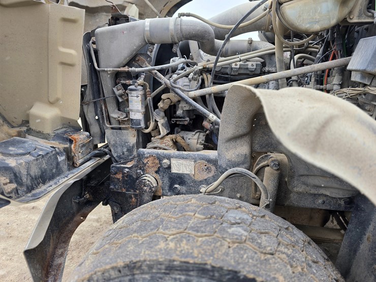 #22590-•-2007-mack-cv713-granite-roll-off-truck-image-22