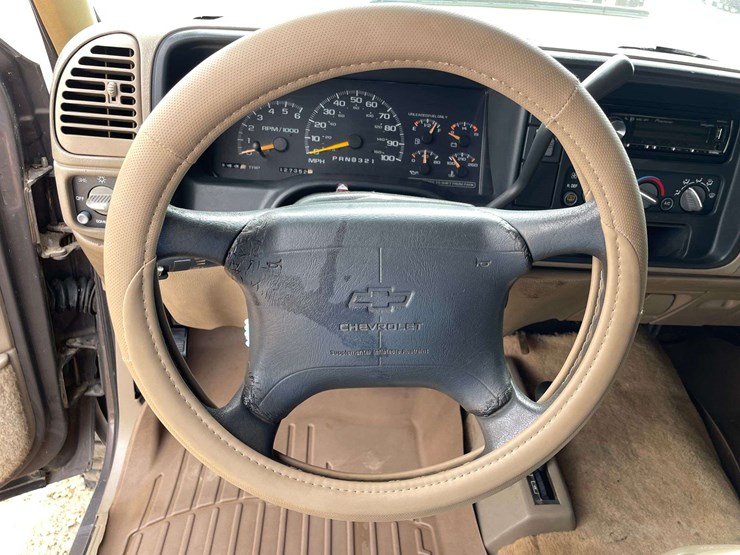 1997-chevrolet-tahoe-image-12