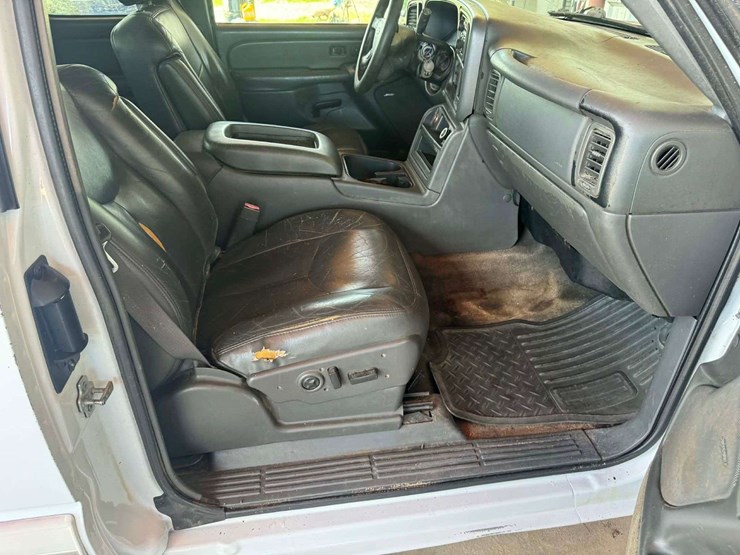 2004-chevrolet-1500-image-11