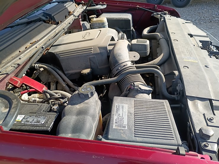 2010-chevrolet-tahoe-image-19