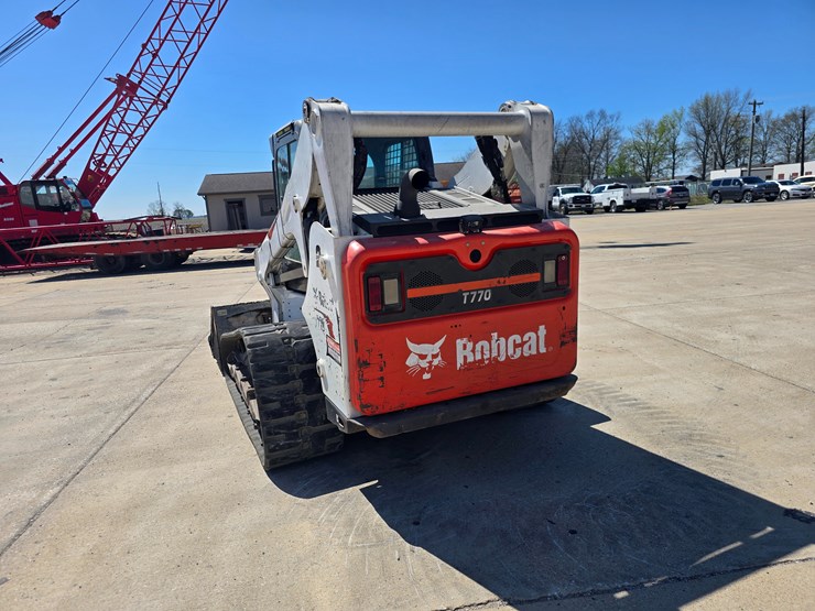 2020-bobcat-t770-image-8