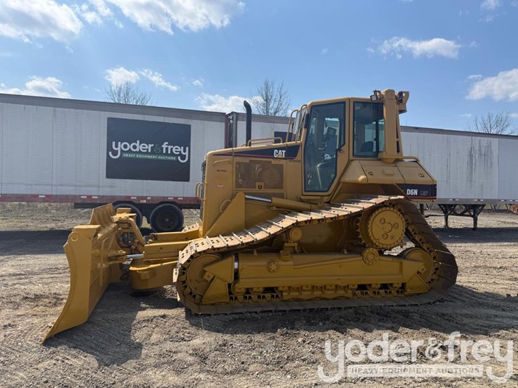 2004-caterpillar-d6n-lgp-image-1
