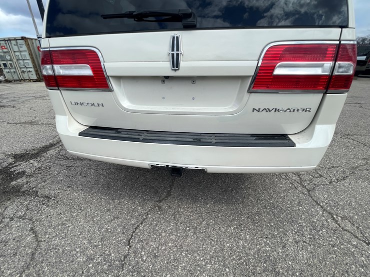 2008-lincoln-navigator-image-15