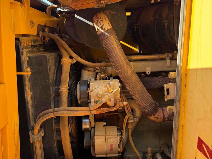 2005-deere-655c-image-16