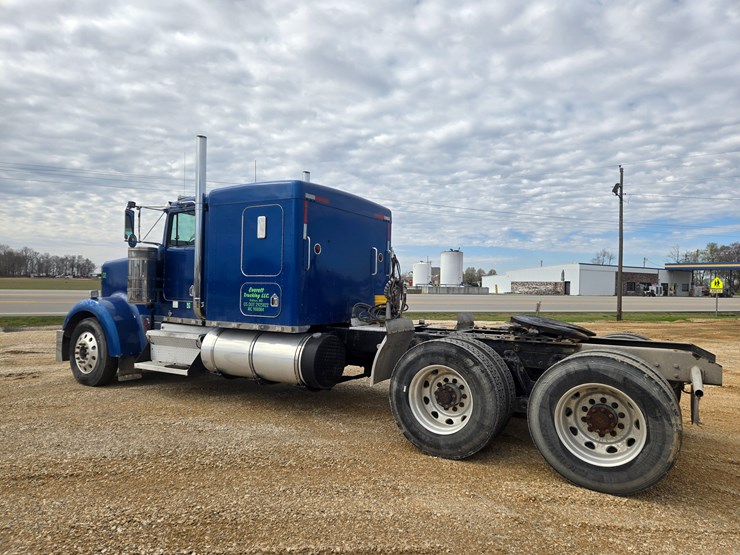 1999-kenworth-w900-image-11