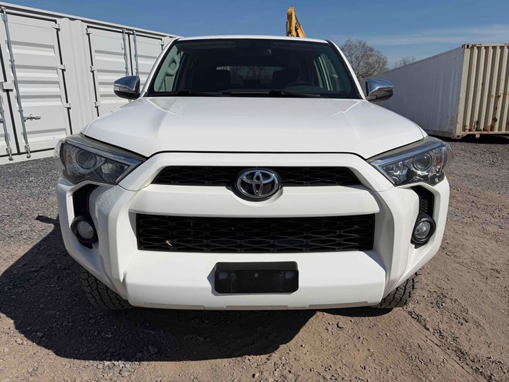 2015-toyota-4-runner-image-2