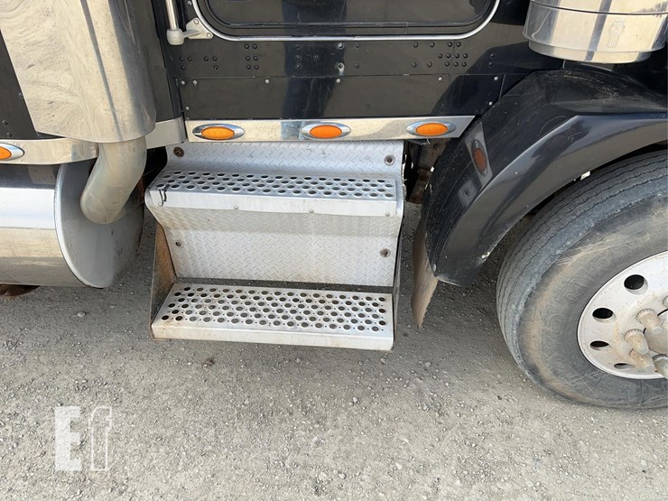 2005-kenworth-t800-image-32