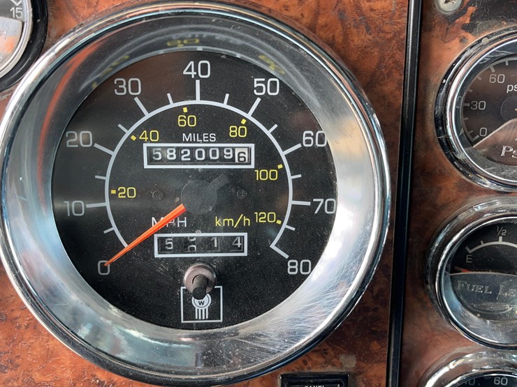 2004-kenworth-w900-image-94