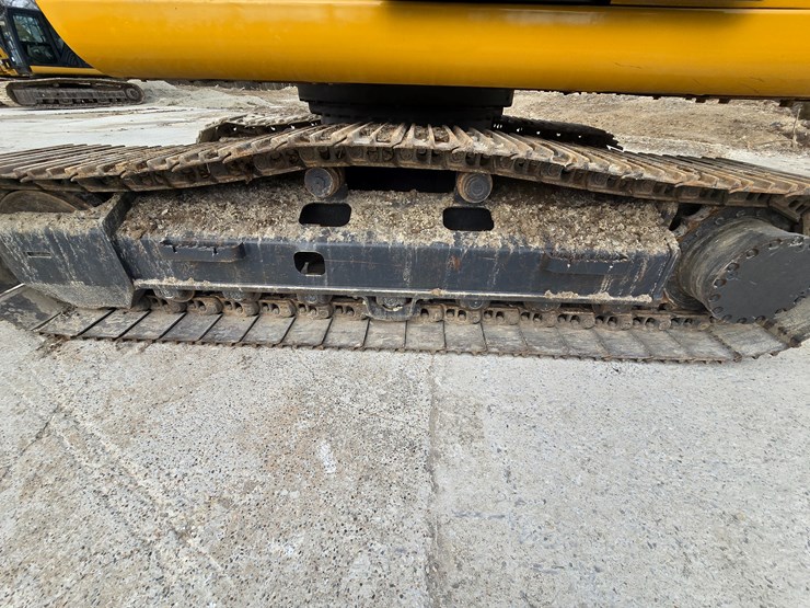 2013-deere-160g-lc-image-46