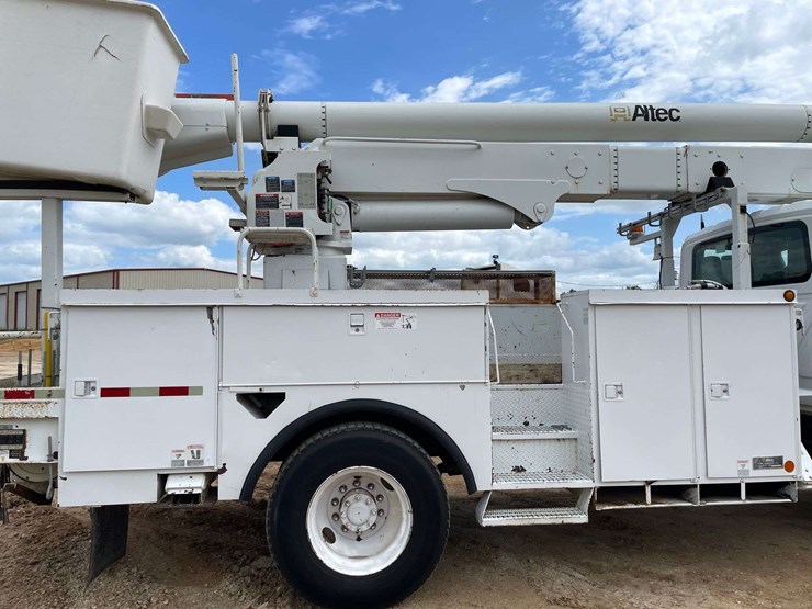 2008-international-durastar-4300-image-16