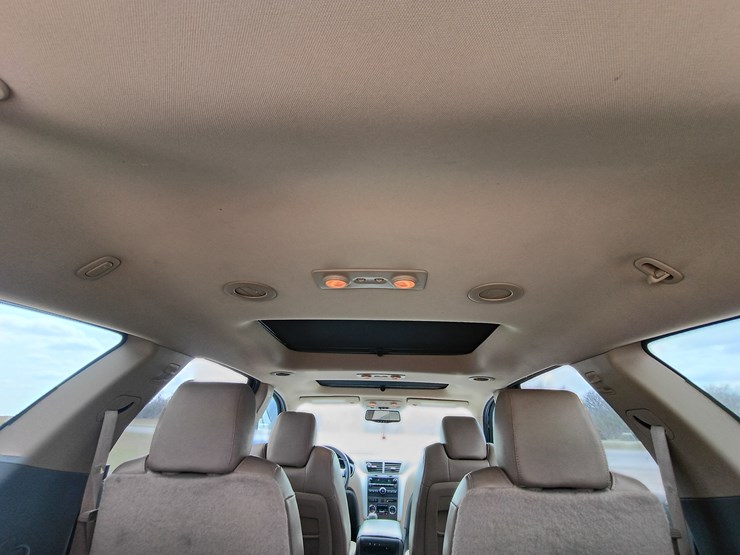 2011-chevrolet-traverse-image-63