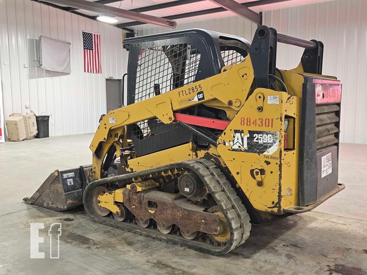2015-caterpillar-259d-image-4