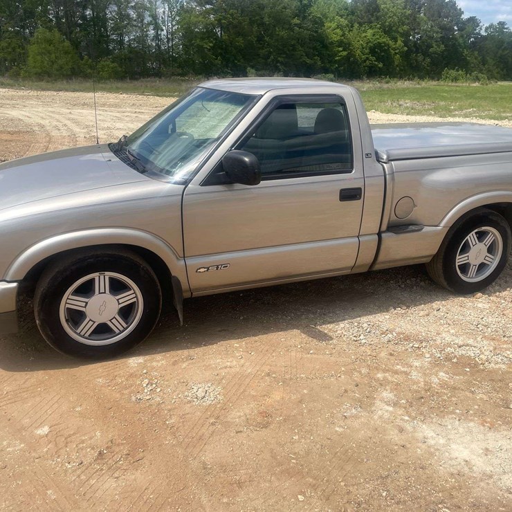 2000 CHEVROLET S10